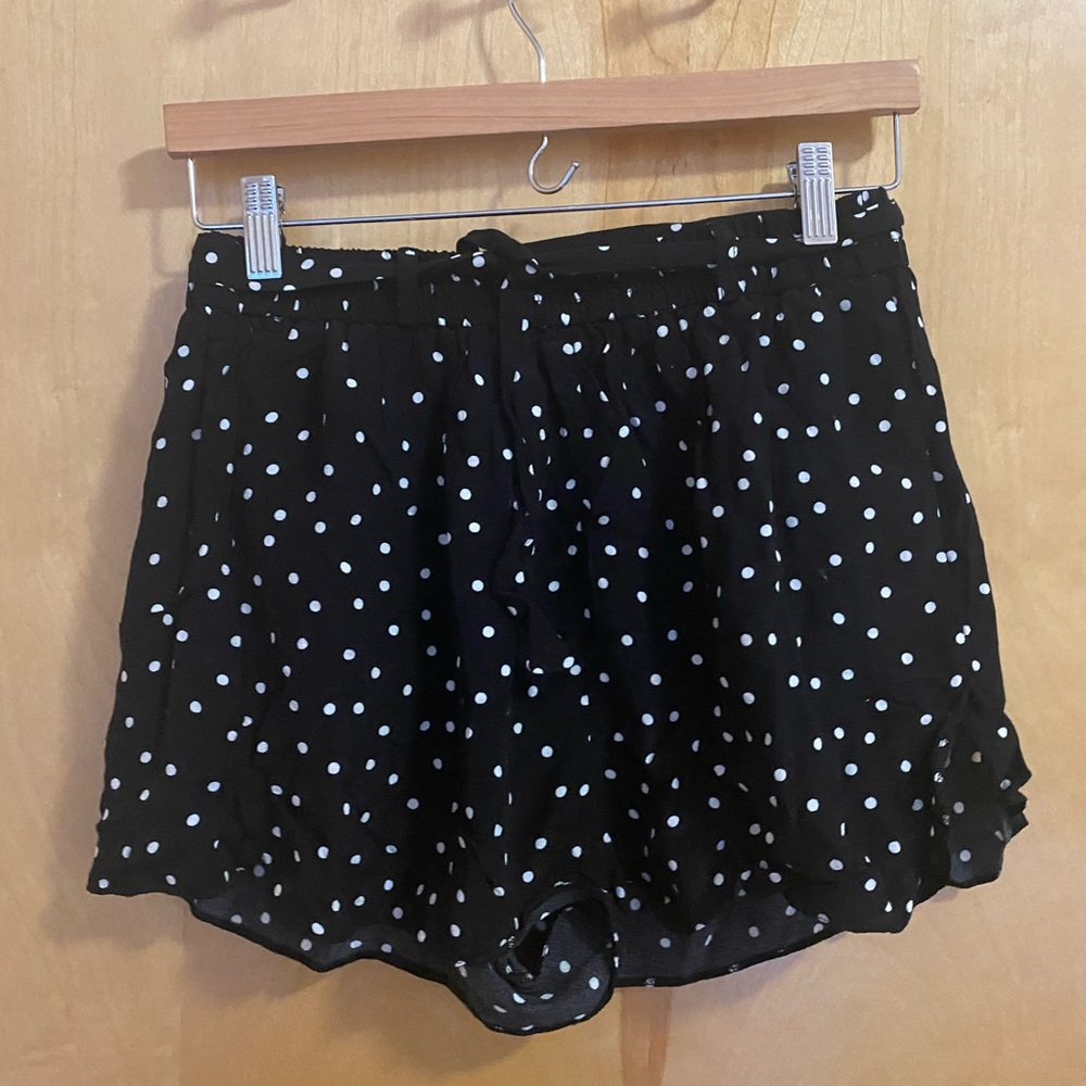 Linen type black and white polka dot shorts